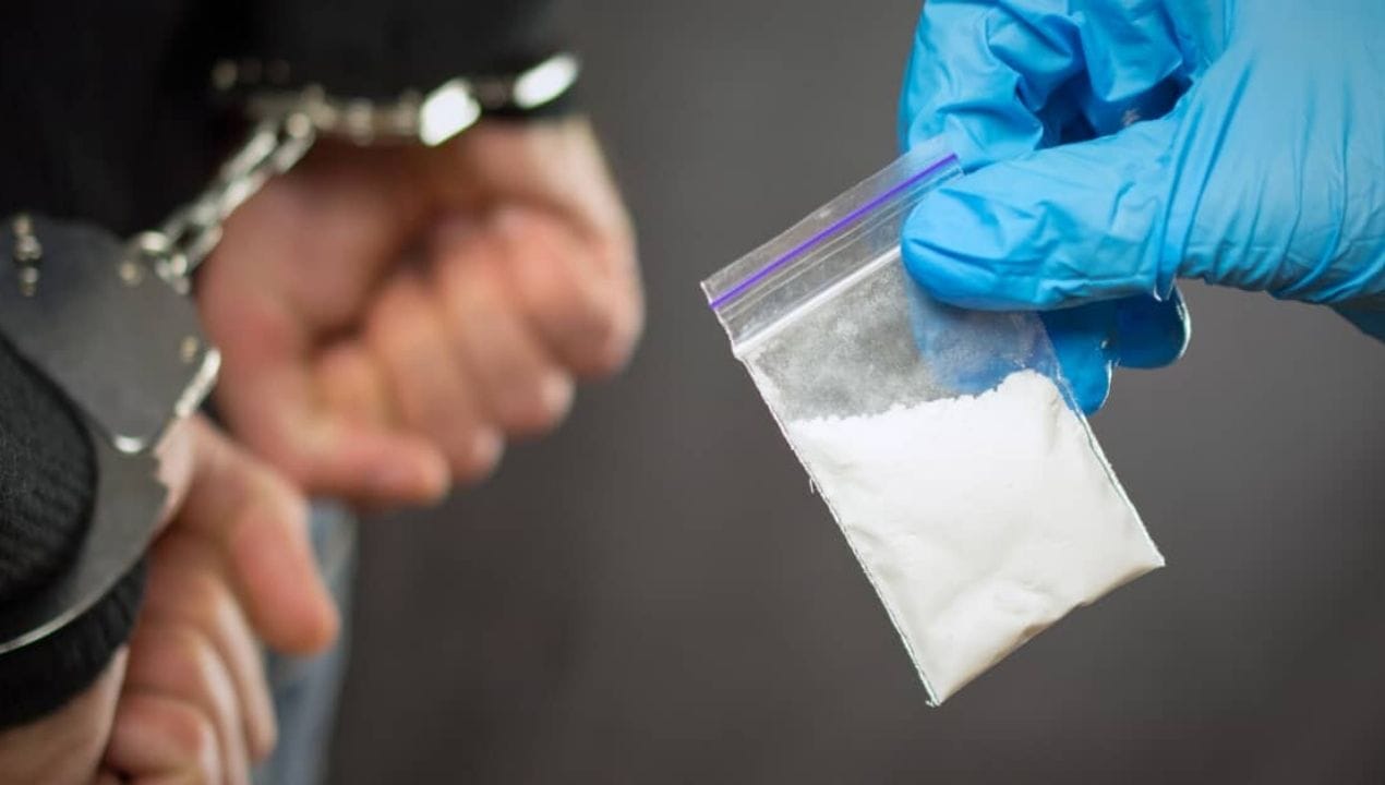 متى تسقط سابقة المخدرات