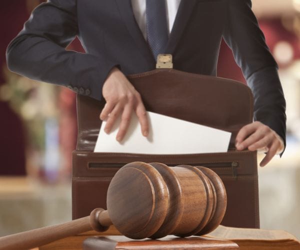 محامي تجاري بالدمام