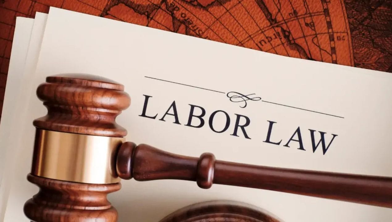 محامي متخصص في قضايا العمال