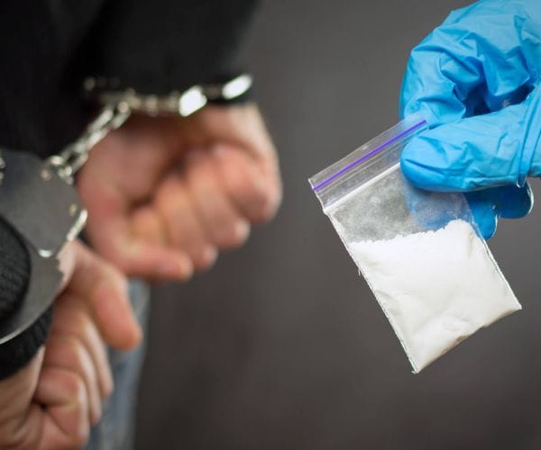 عقوبة حيازة المخدرات بقصد التعاطي