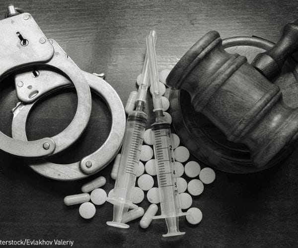 حيازة المخدرات بقصد التعاطي