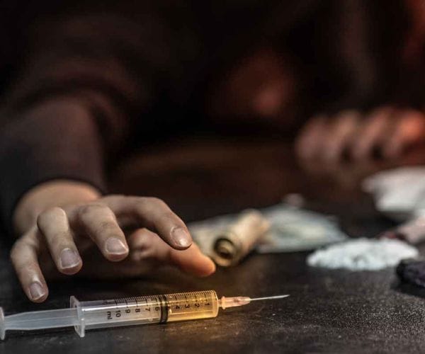 الدفوع فى قضايا تعاطى المخدرات