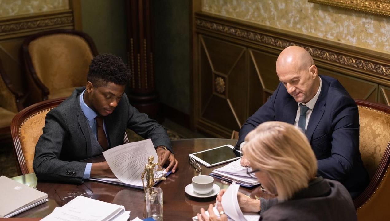 عقوبة متغيب عن العمل​