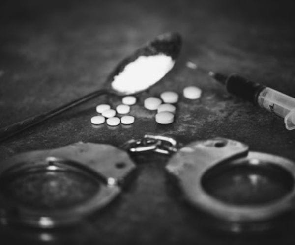 مذكرة دفاع حيازة مخدرات​