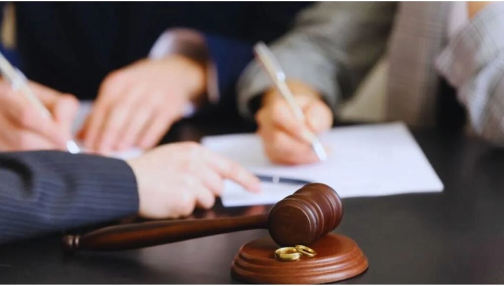 متى يحق للقاضي فسخ النكاح بدون عوض في القانون السعودي ؟