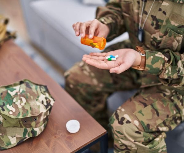 عقوبة تعاطي المخدرات للعسكريين