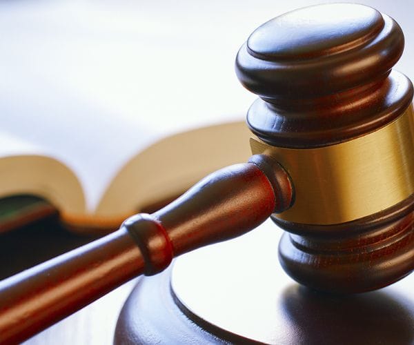 عقوبة الانقطاع عن العمل