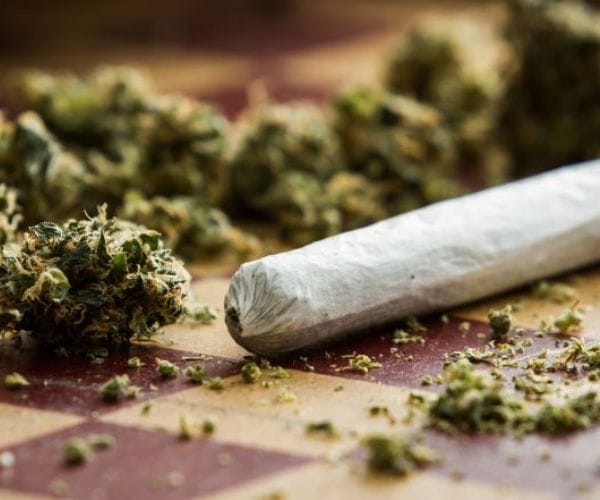 عقوبة تعاطي الحشيش في السعودية للاجانب​