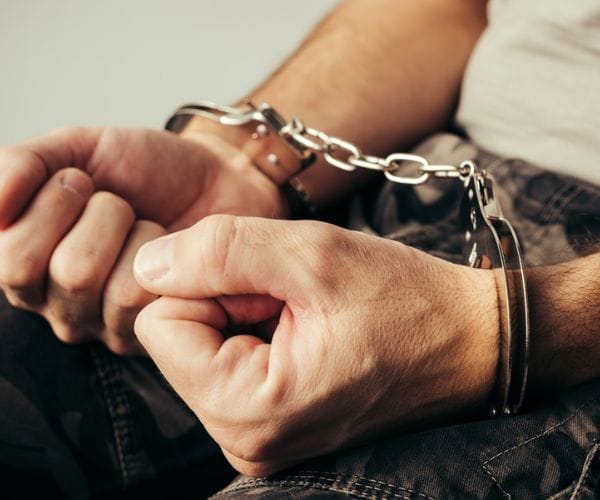 عقوبة تعاطي المخدرات للعسكريين​