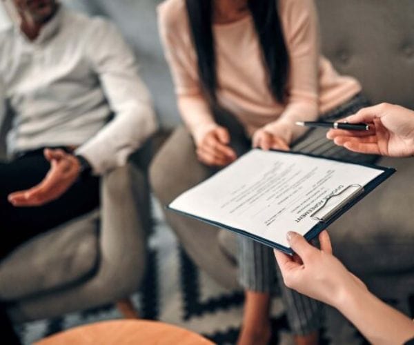 اذا طلبت الزوجة الطلاق ماذا يحق لها