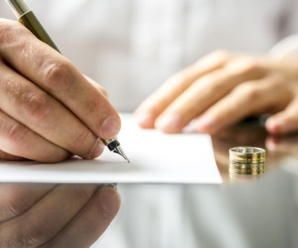 اذا طلبت الزوجة الطلاق هل لها حقوق