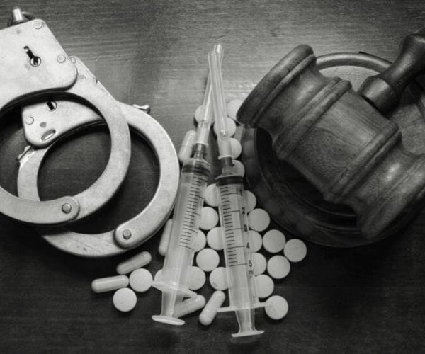 استشارة محامي مخدرات