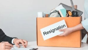 الاستقالة في نظام العمل: الشروط والحقوق وخطوات التقديم